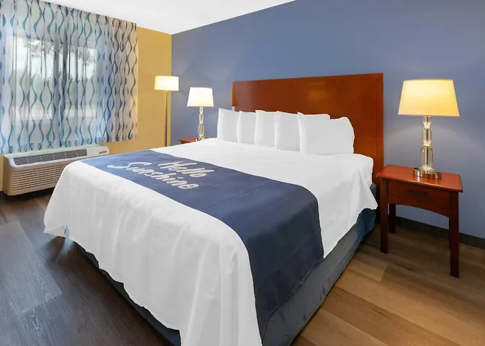 Days Inn By Wyndham Milan Sandusky South