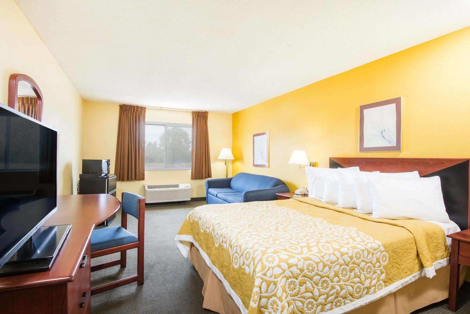 Days By Wyndham Sandusky South Hotel Milan
